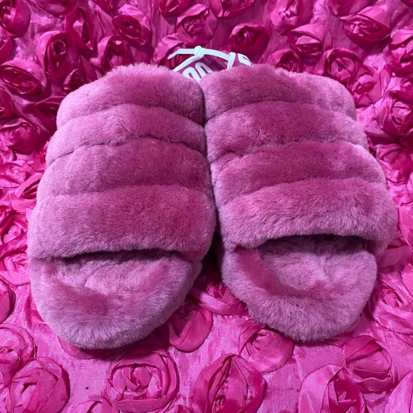 Ugg logo fluff yeah fur slides💕 - Picture 2 of 5